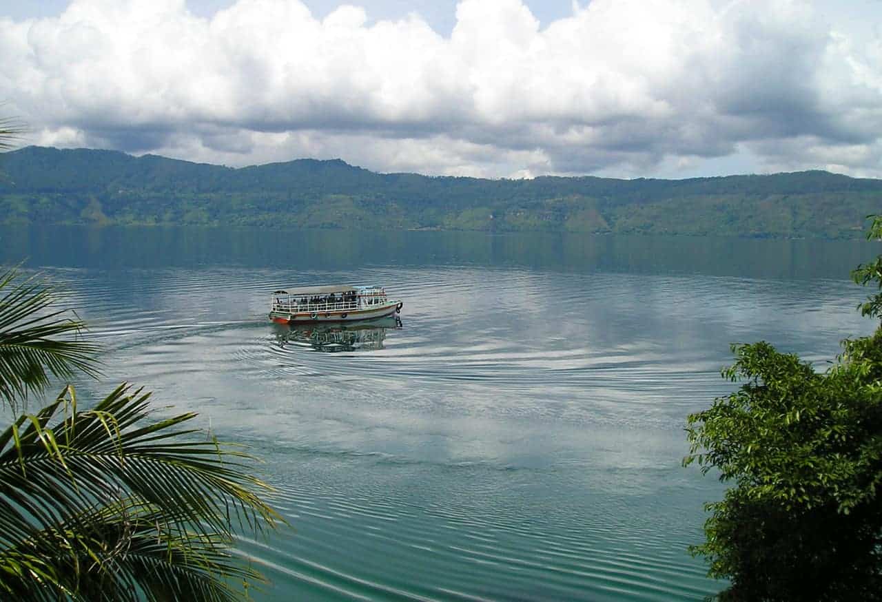 A Dreamlike Adventure: Tobaparapat.com Presents Lake Toba's Enchanting Tour