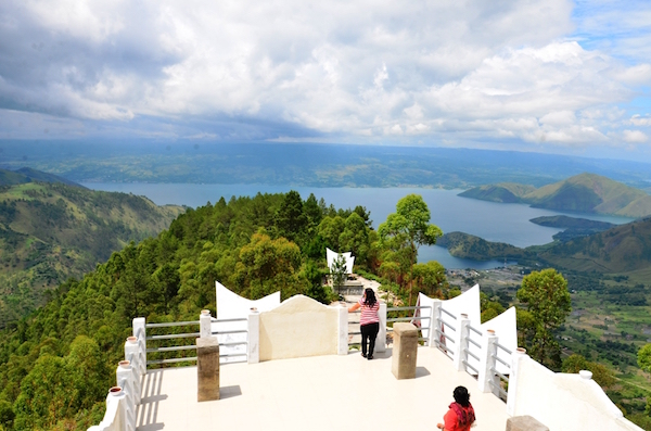 Lake Toba Parapat: A Serene Escape in North Sumatra