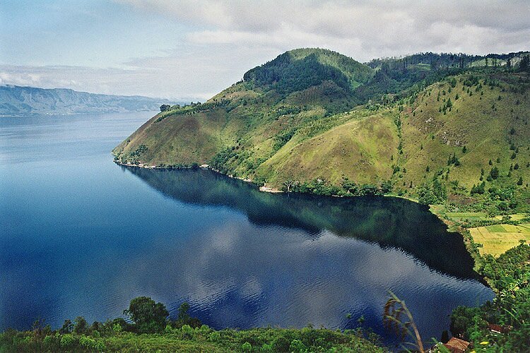 Tropical Paradise: Lake Toba, Parapat, and Medan Delights