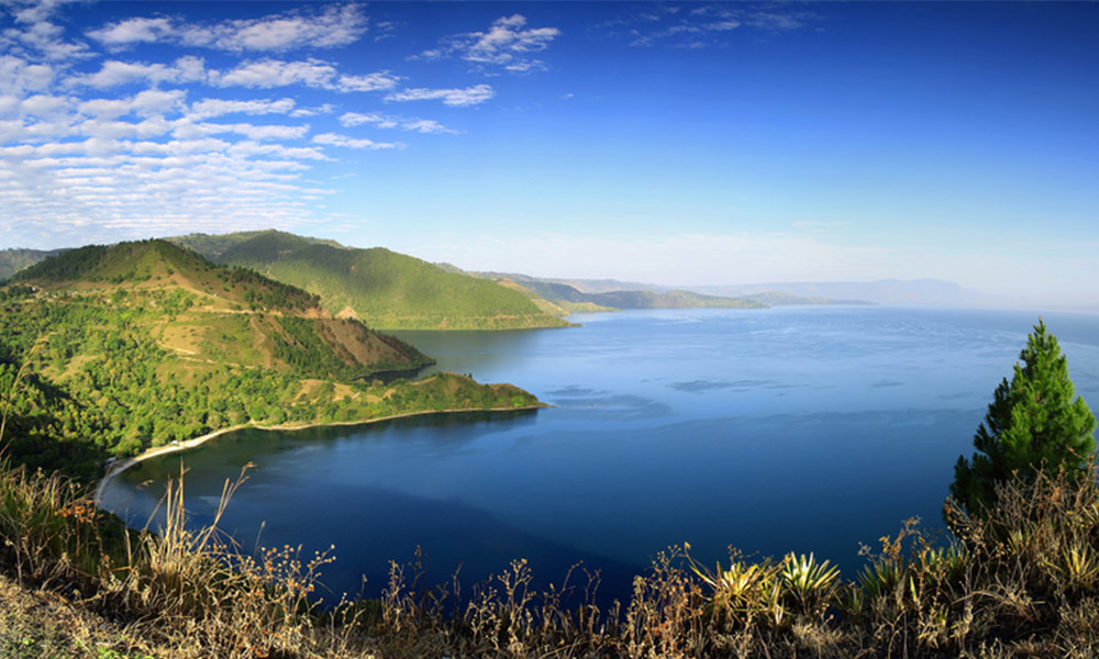 Nature's Playground: Lake Toba Parapat's Outdoor Activities