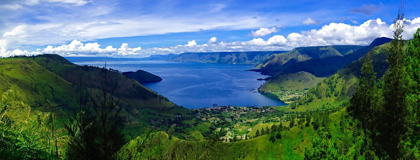 Explore the Beauty of Lake Toba Parapat: A Photo Diary