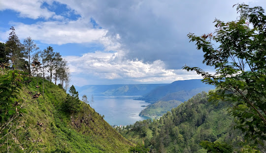 Exploring Sumatra: The Charm of Lake Toba Parapat