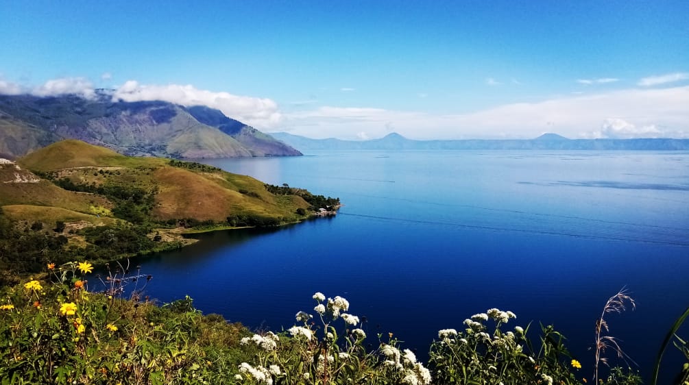 Lake Toba Parapat: A Tranquil Retreat Amidst Nature's Grandeur