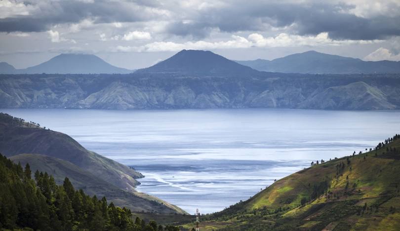 Lake Toba Parapat's Underwater Wonders: Diving Adventures