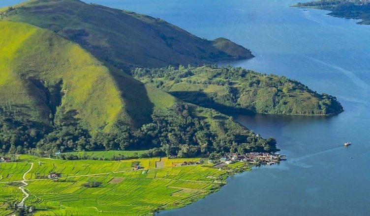 Parapat's Delight: The Allure of Lake Toba's Tranquility