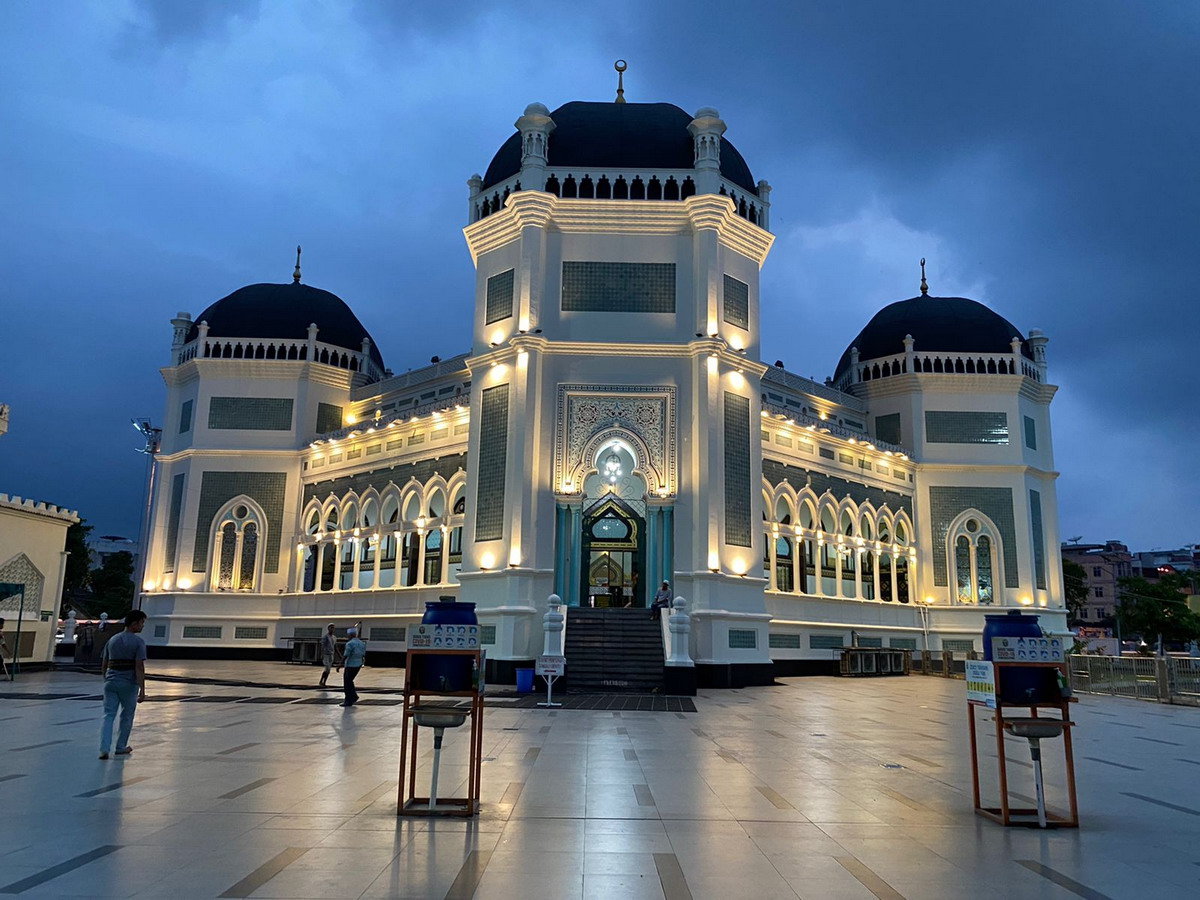 Dive into Medan's Essence: Pakej Medan Journey