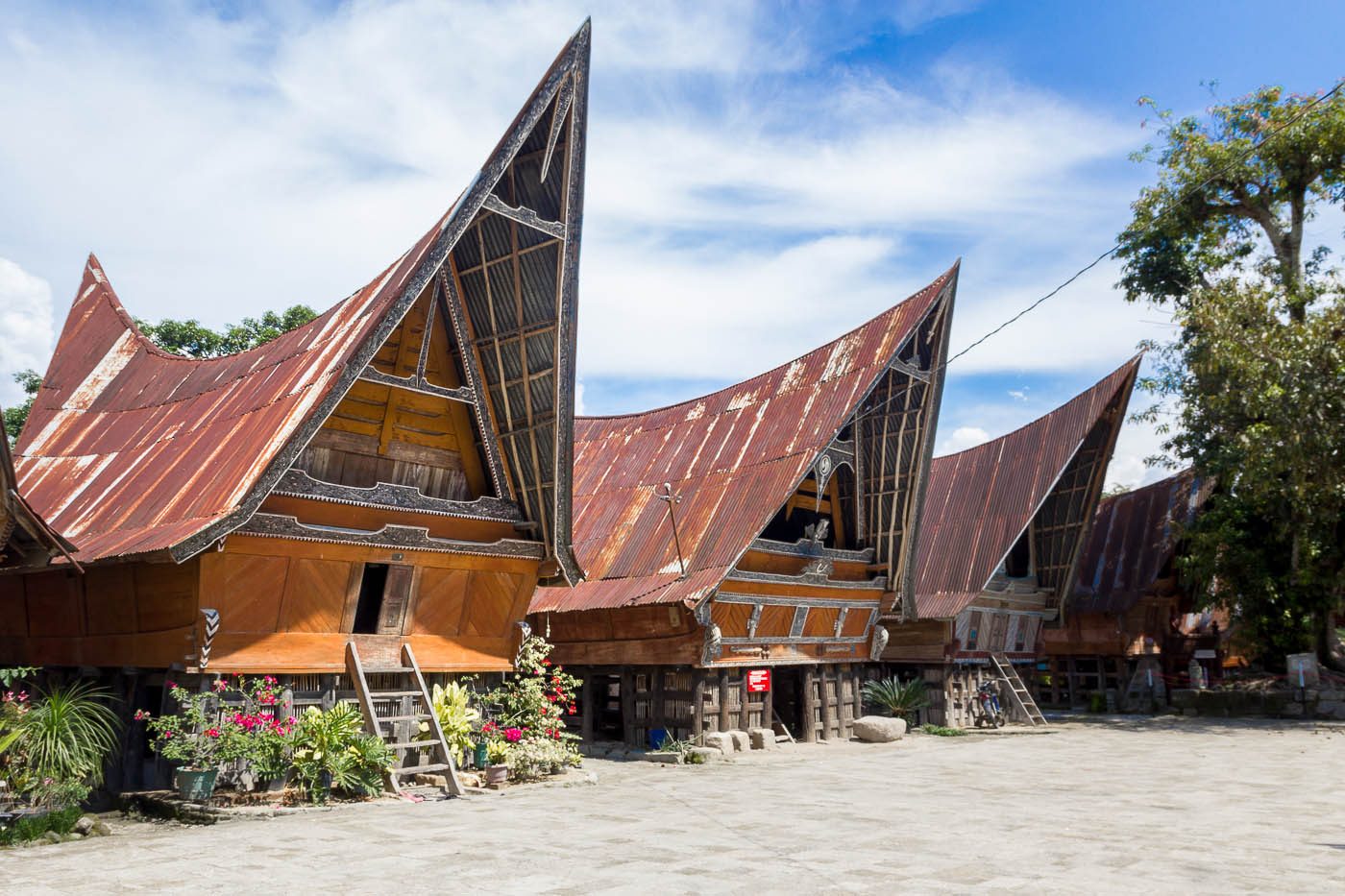 The Hidden Gems of Lake Toba Parapat