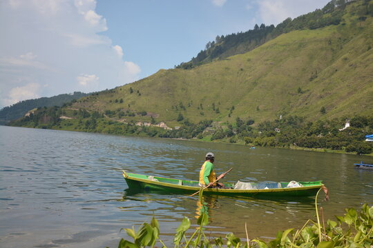 Best Recreational Destination: Lake Toba Parapat to Relieve Work Stress