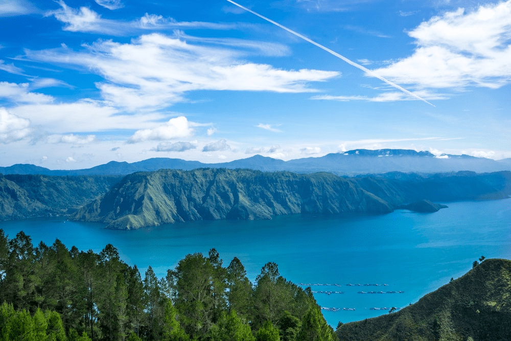 Pakej Medan: Wisata Alam dan Budaya di Lake Toba Parapat