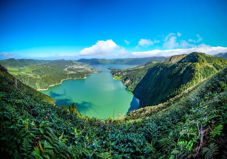 Pelancongan Tak Terlupakan ke Danau Toba Parapat dengan Tobaparapat.com