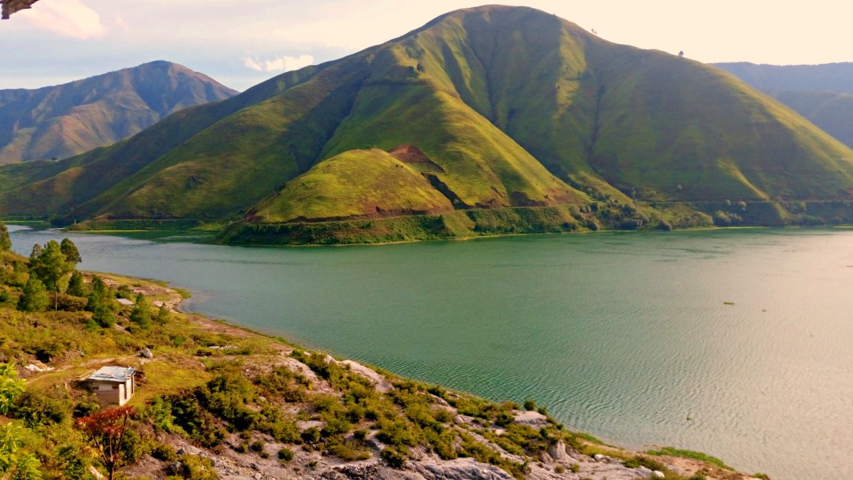 Lake Toba Parapat: Destinasi Percutian yang Seronok dengan Pakej Medan