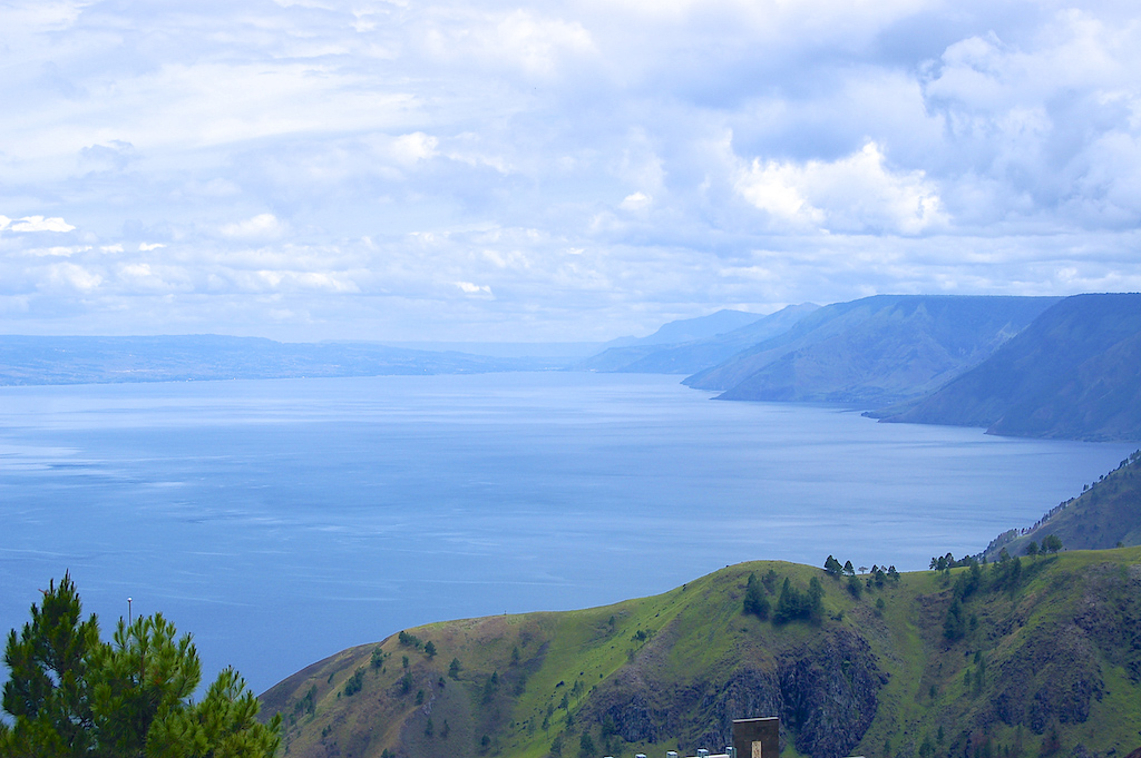Pakej Medan untuk Menjelajahi Lake Toba Parapat