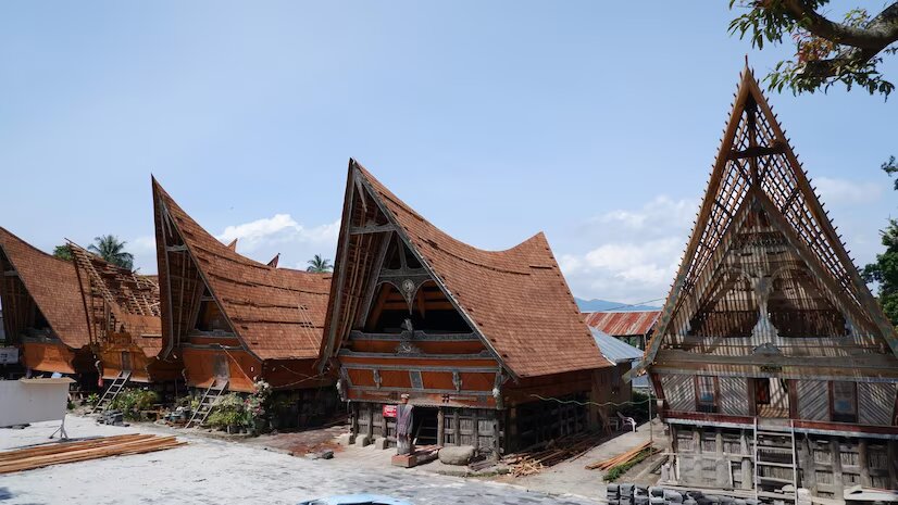 Penginapan Nyaman di Lake Toba Parapat dengan Pakej Medan