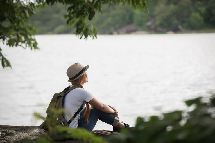 Lake Toba Parapat: Destinasi Menarik untuk Pelancong Solo dalam Pakej Medan