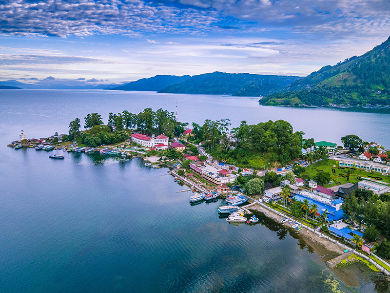 Pakej Medan: Menyusuri Pesona Lake Toba Parapat